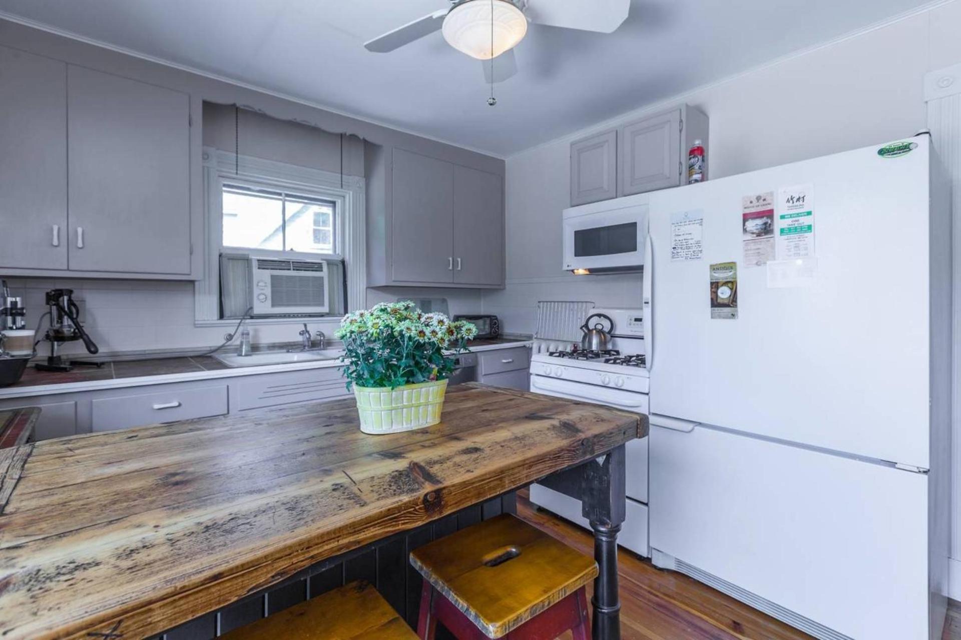 Charming Harvard Victorian Cambridge Extérieur photo